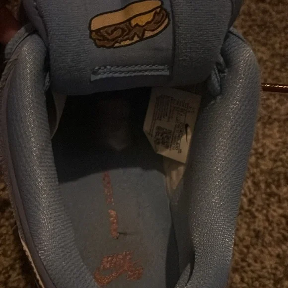 Nike sb Philadelphia dunk size u.s 7 1/2 Slightly worn original box and laces.